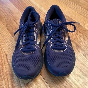 BROOKS Adrenaline *like new*